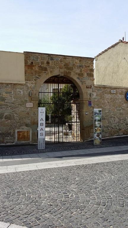 Abas Ristorante Pizzeria Affittacamere Ales Εξωτερικό φωτογραφία