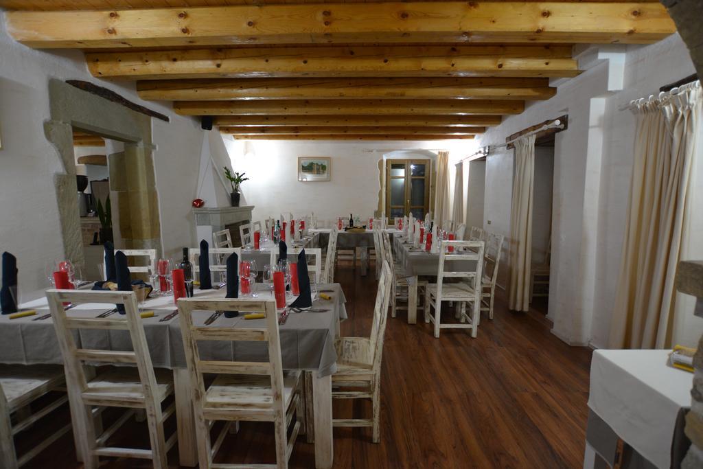 Abas Ristorante Pizzeria Affittacamere Ales Εξωτερικό φωτογραφία