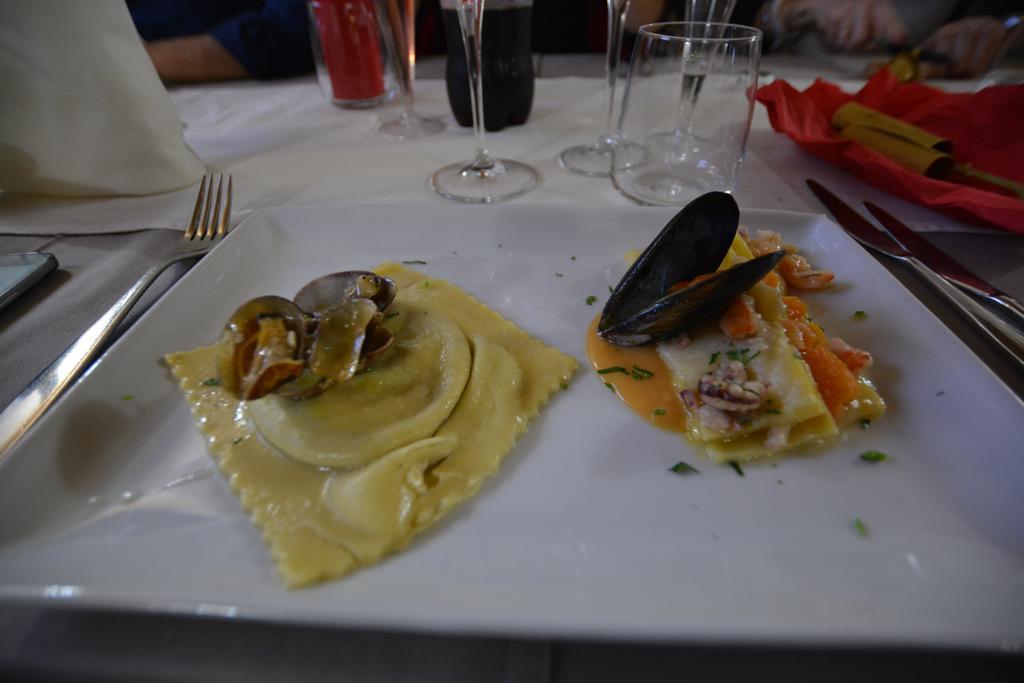 Abas Ristorante Pizzeria Affittacamere Ales Εξωτερικό φωτογραφία