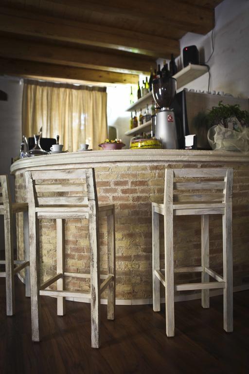 Abas Ristorante Pizzeria Affittacamere Ales Εξωτερικό φωτογραφία