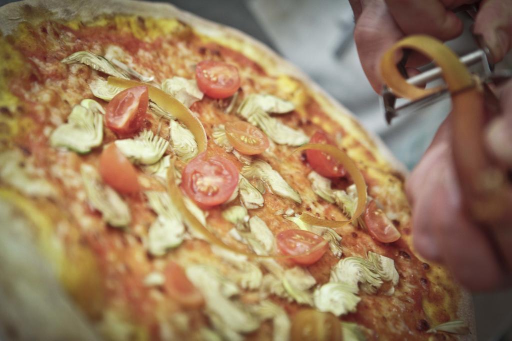 Abas Ristorante Pizzeria Affittacamere Ales Εξωτερικό φωτογραφία