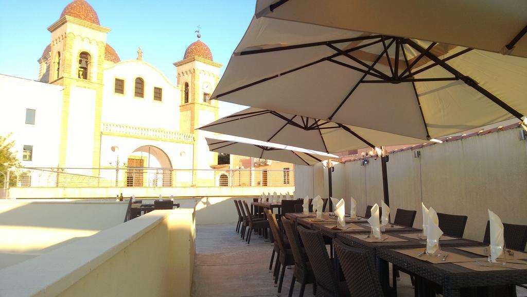 Abas Ristorante Pizzeria Affittacamere Ales Εξωτερικό φωτογραφία